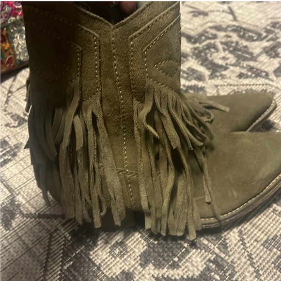 #116. NWOT my offer is Firm! Free People Lawless Suede Fringe Boots - Picture 5 of 13
